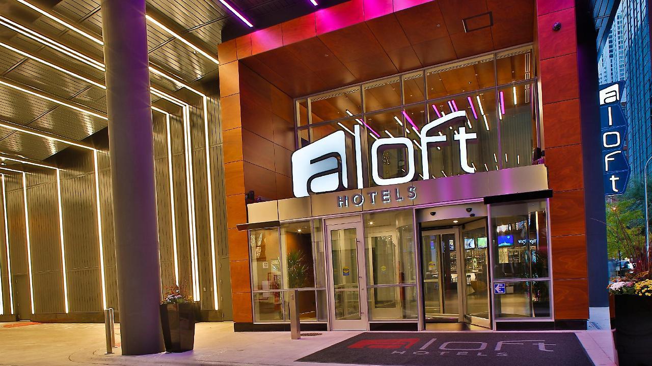 Отель Aloft Chicago Mag Mile Экстерьер фото