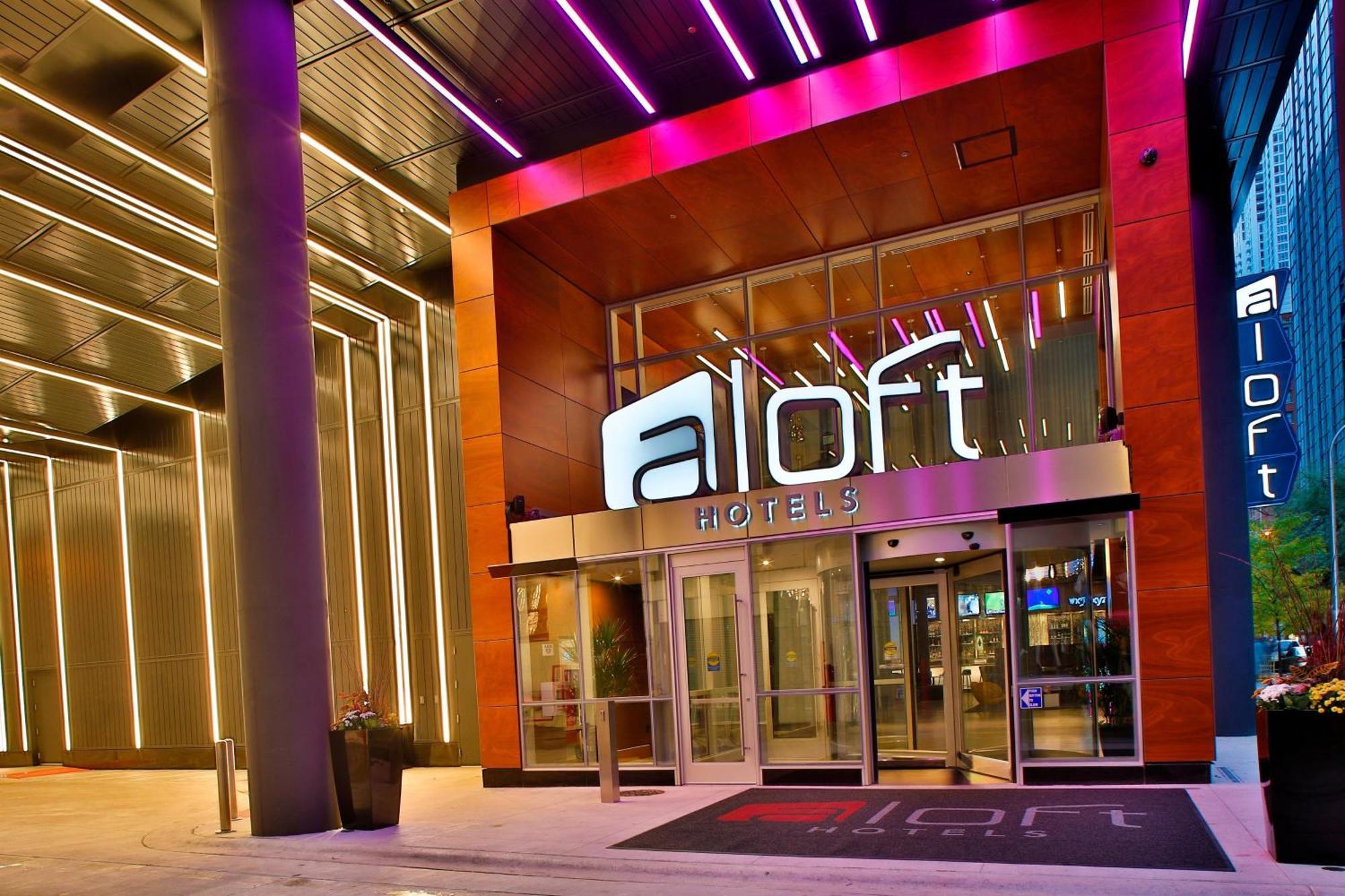 Отель Aloft Chicago Mag Mile Экстерьер фото