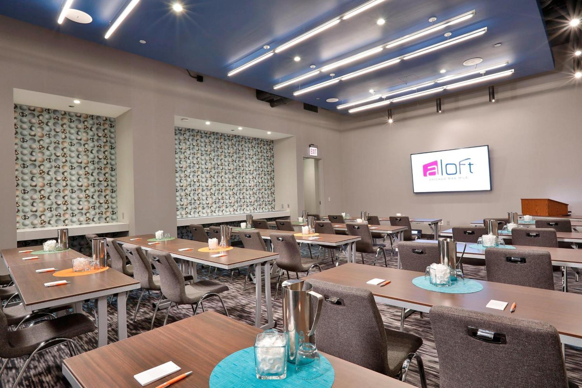 Отель Aloft Chicago Mag Mile Экстерьер фото