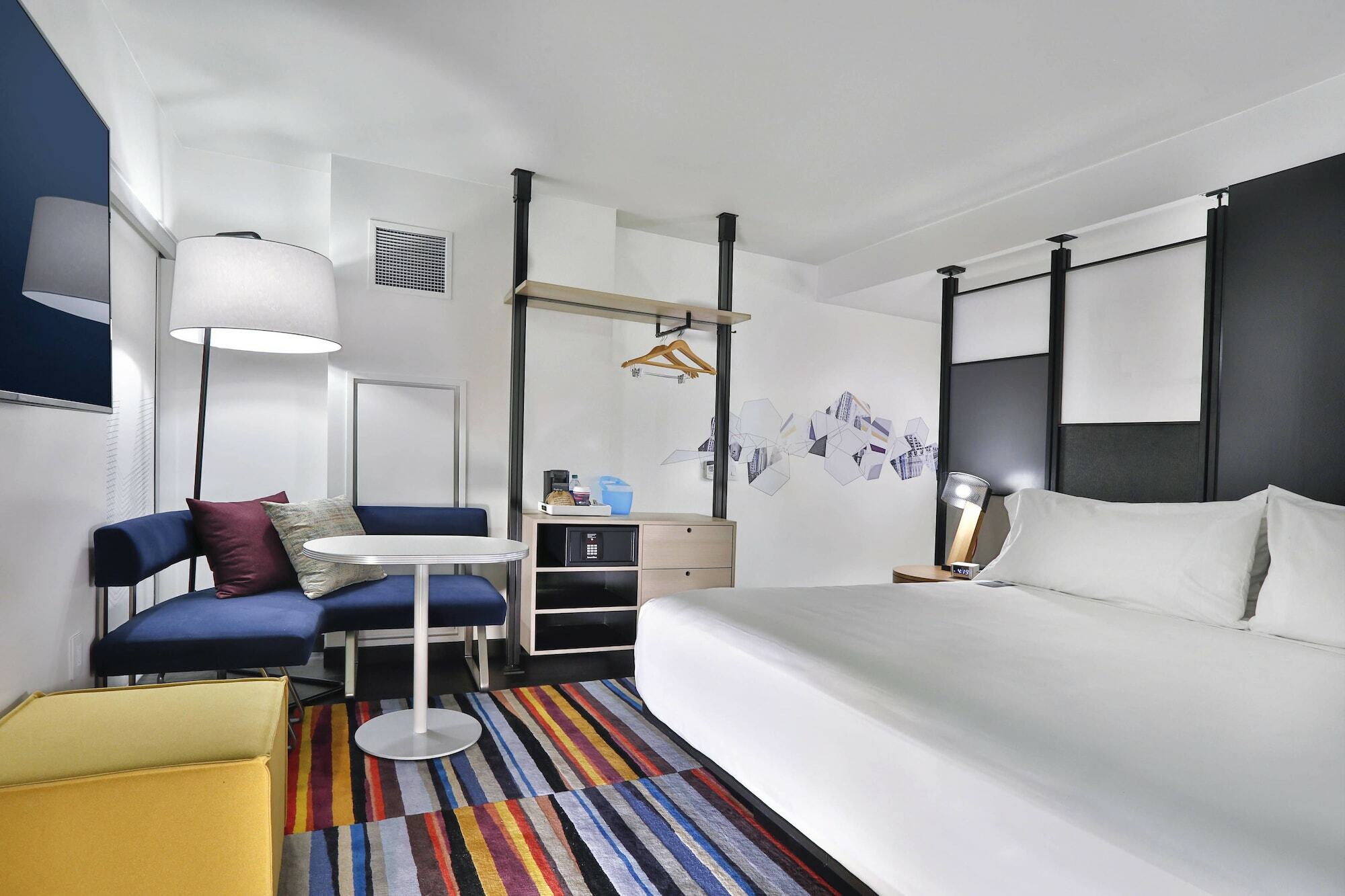 Отель Aloft Chicago Mag Mile Экстерьер фото